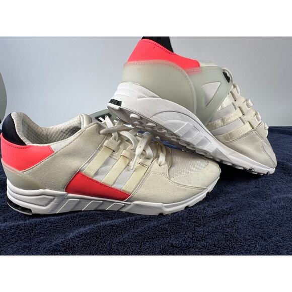 Athletic_Shoes